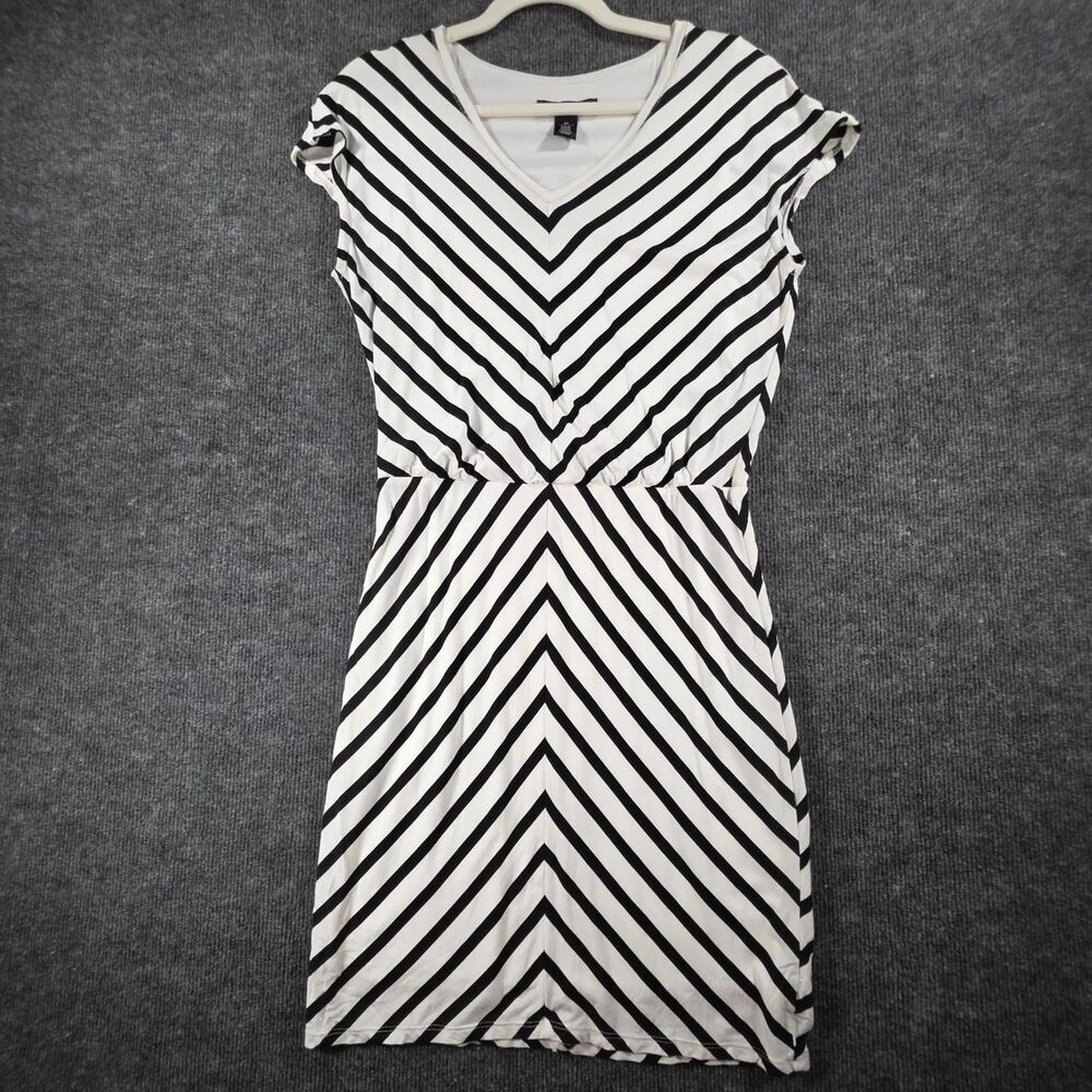 White-house-black-market Women's Black and White Summer-dresses